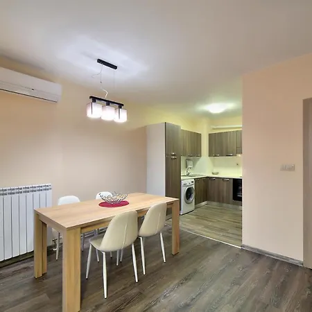Daire Royal Hill 4 *
